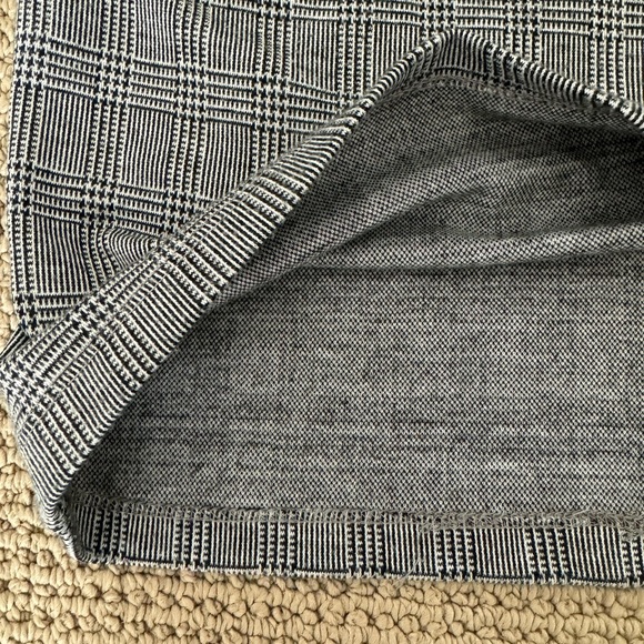 ANTISTAR CLASSIC CROP TOP, SIZE M (FITS LIKE A SMALL) STELLAR WITH WHITE JEANS - Picture 5 of 8